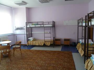 Спальное место на двухъярусной кровати в общем номере для мужчин в  Hostel 85